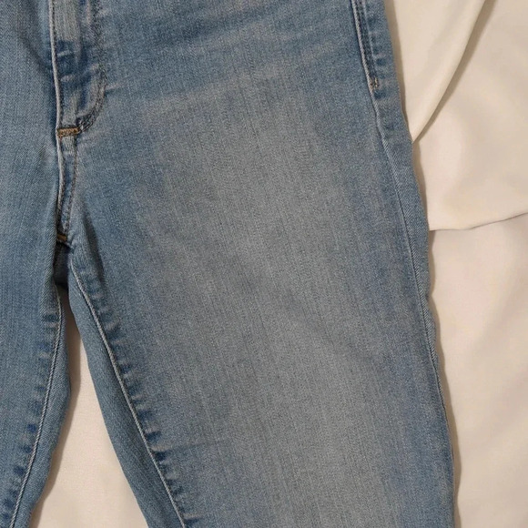 GAP 1969 True Skinny Jeans, Color Light Indigo Size 27 - Picture 4 of 12